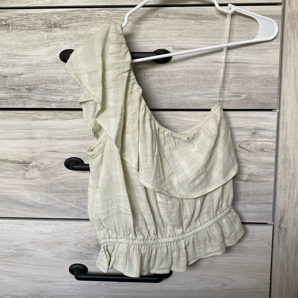 AE Ruffled One Shoulder Bubble Top - Picture 3 of 3